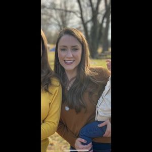 Meet your Posher, Caitlin